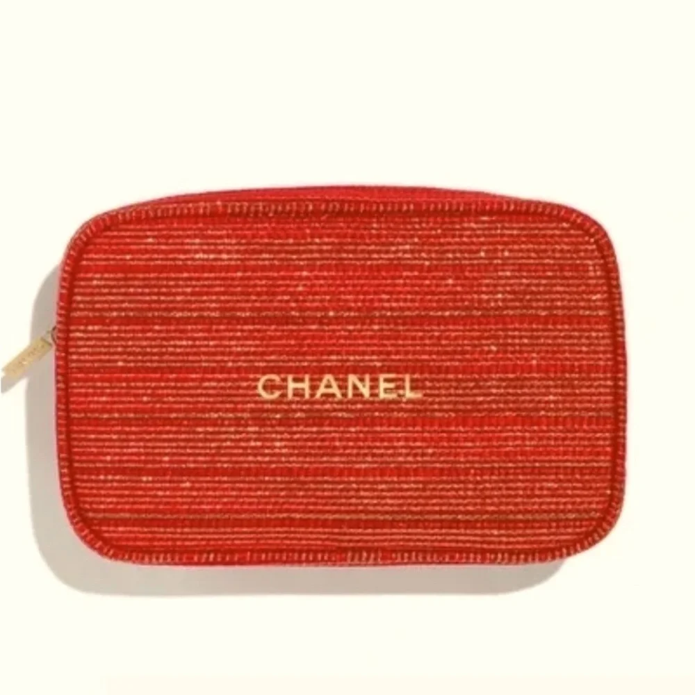 CHANEL NWT 2022 Holiday gift makeup case & box